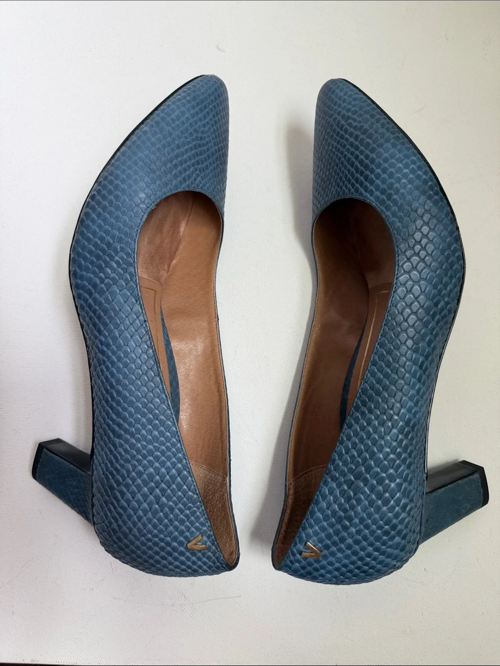 Vionic Blue Textured Pointed-Toe Flats | 8.5